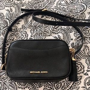 Michael Kors Pebble Leather Convertible
Crossbody Belt Bag